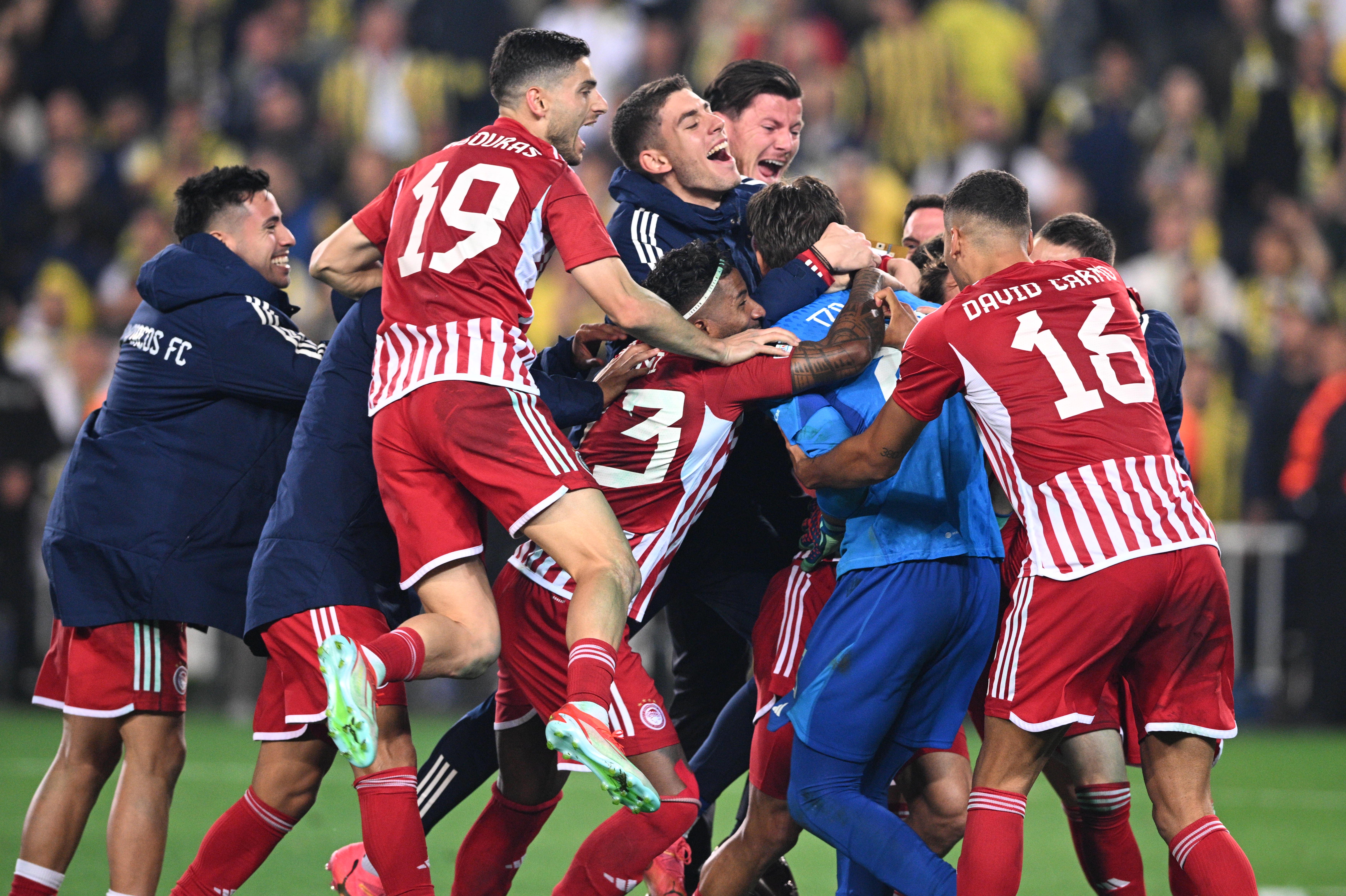 Θρύλος της Ευρώπης με... ημίθεο Τζολάκη μέσα στην Κωνσταντινούπολη -  Φενέρμπαχτσε - Ολυμπιακός 1-0 (2-3 πεν.) - Εικόνες και βίντεο