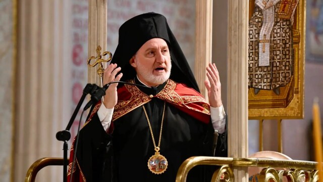 Αρχιεπίσκοπος Αμερικής Ελπιδοφόρος: Εξιτήριο από το 424 Στρατιωτικό Νοσοκομείο μετά από αδιαθεσία κατά τη διάρκεια της Θείας Λειτουργίας σε ναό στη Θεσσαλονίκη - Καθαρές οι εξετάσεις του
