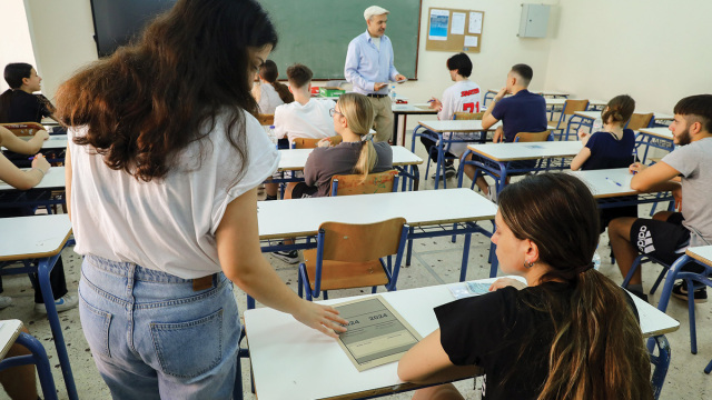 Πανελλήνιες 2026: Τι ώρα βγαίνουν οι βαθμολογίες των υποψηφίων - Πού θα τις δείτε