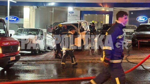 Εμπρηστική επίθεση σε αντιπροσωπεία αυτοκινήτων στο Πολύγωνο Αττικής - Ζημιές σε οχήματα (Εικόνες)