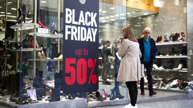 Black Friday 2025: Πότε ξεκινούν οι εκπτώσεις, oδηγός για τις καλύτερες προσφορές - Τι να προσέξετε