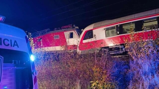 Σλοβακία: Εικόνες χάους από τη σύγκρουση δύο τρένων, δεκάδες τραυματίες - Πώς συνέβη (Eικόνες & Βίντεο)