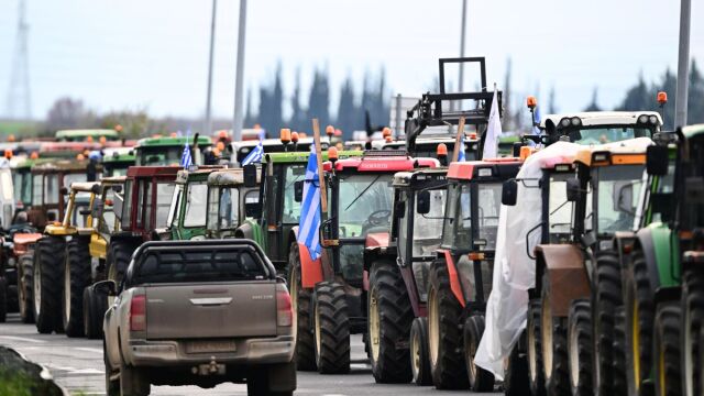 Αγρότες: Κλιμακώνουν τις κινητοποιήσεις και κόβουν με μπλόκα την Ελλάδα στη μέση - Λιμάνια και αεροδρόμια τα επόμενα βήματα (Εικόνες & Βίντεο)
