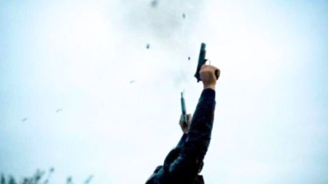 Χανιά: Μπαλοθιές στους Κάμπους Κεραμιών κατά το άναμμα του χριστουγεννιάτικου δέντρου - Άμεση η αντίδραση των διοργανωτών