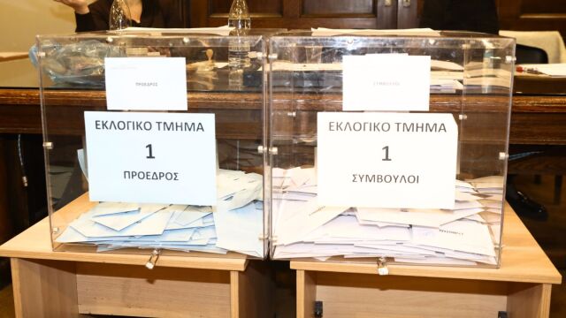 Οι εκλογές στον ΔΣΑ, η περίεργη σχέση Κατρούγκαλου & Κουτσόλαμπρου και ο γιος του πρώην ΠτΔ και οι… καρδούλες