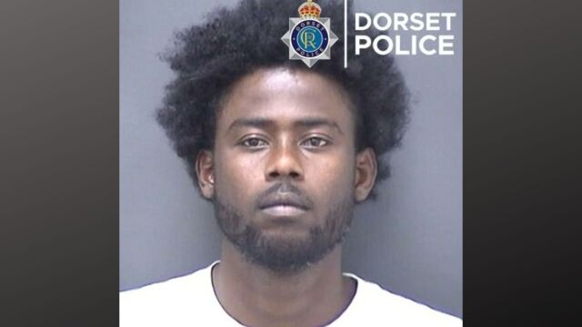 Σοκ στη Βρετανία: Γυναίκα ηχογράφησε μετανάστη την ώρα που τη βίαζε - Σταμάτα, με πονάς