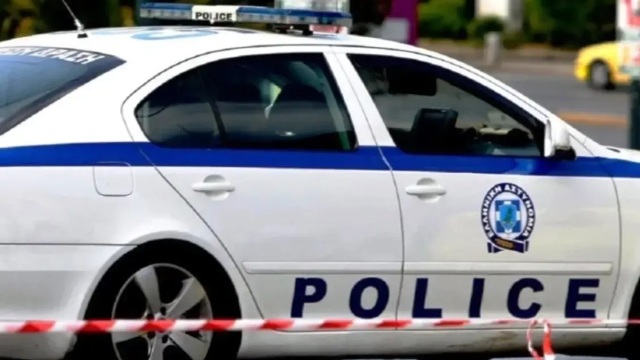 Γλυφάδα: Νεκρός άνδρας σε πορτμπαγκάζ αυτοκινήτου - Συνελήφθη ο γιος του