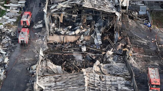 Έκρηξη στο εργοστάσιο της Βιολάντα: Παρέμβαση του Ρουβίκωνα στο σπίτι του ιδιοκτήτη στα Τρίκαλα (Βίντεο)