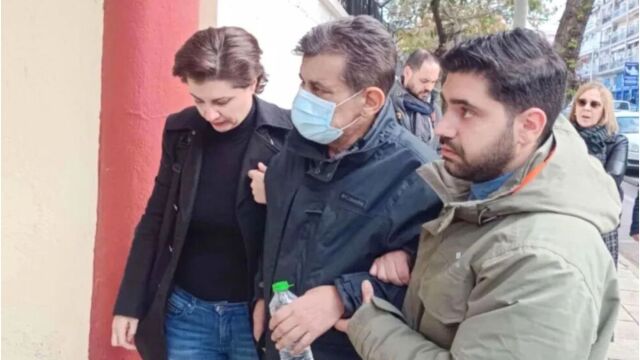 Θεσσαλονίκη: Πέθανε ο αστυνομικός που έμαθε με ένα χρόνο καθυστέρηση ότι είχε καρκίνο - Το κρίμα στον λαιμό τους