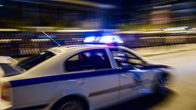 Άγιος Δημήτριος: Άγριο οπαδικό ξύλο και μαχαιριές για ένα… γκράφιτι - Πέντε συλλήψεις και το… μυστήριο ποσό των 300.000 ευρώ