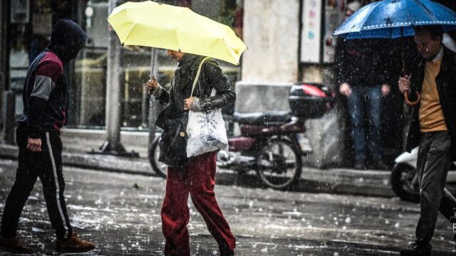 Η κακοκαιρία συνεχίζεται όλη την εβδομάδα - Προειδοποίηση Μαρουσάκη για ισχυρές βροχές και βοριάδες