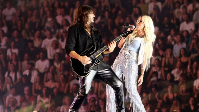 Ο κιθαρίστας της Άννα Βίσση,  Κάρλος Πέρεζ αποχωρεί από την ορχήστρα της μετά από 11 χρόνια (Εικόνα)