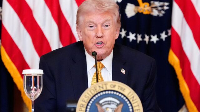 Reuters: Ο Τραμπ εξετάζει το ενδεχόμενο να αποσύρει μέρος των αμερικανικών στρατευμάτων από την Ευρώπη