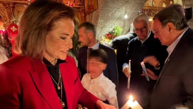 Ντόρα Μπακογιάννη: Ανάσταση στα Χανιά στον Προφήτη Ηλία στους Τάφους των Βενιζέλων - Ποιοι τη συνόδευσαν (Εικόνες)