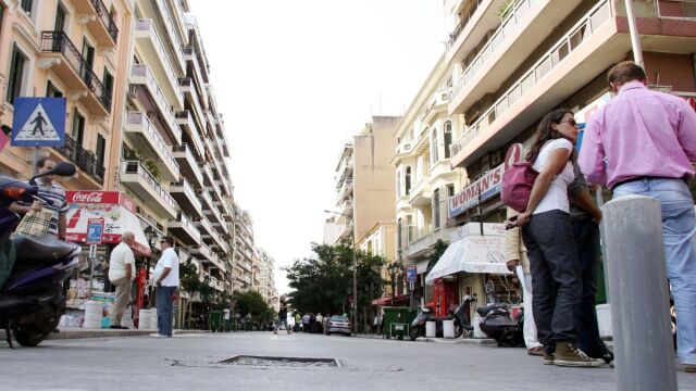 Τσιμισκή σε κάμψη: 20 κενά καταστήματα και εκατοντάδες λουκέτα στην αγορά της Θεσσαλονίκης - Όσα είπε ο Γενικός Γραμματέας του Εμπορικού Συλλόγου στα Παραπολιτικά 90,1