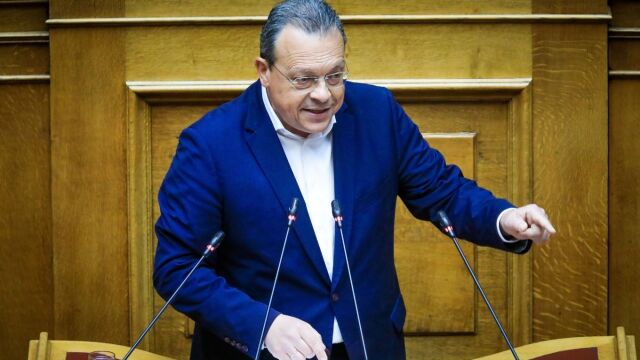 Φάμελλος: Κάλεσε το ΠΑΣΟΚ να καταθέσουν από κοινού πρόταση δυσπιστίας στην κυβέρνηση (Εικόνες)