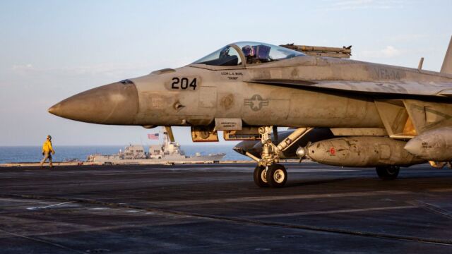 ΗΠΑ: Περισσότεροι από 10.000 στρατιώτες στις αποστολές για τον θαλάσσιο αποκλεισμό του Ιράν