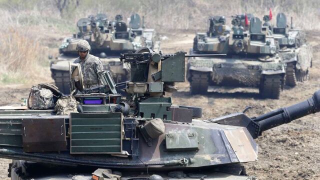 Reuters: Καθυστερούν οι παραδόσεις όπλων από τις ΗΠΑ στην Ευρώπη λόγω των επιχειρήσεων στο Ιράν