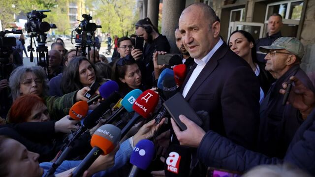Εκλογές στη Βουλγαρία: Προβάδισμα για τον φιλορώσο Ρούμεν Ράντεφ, σύμφωνα με τα exit polls