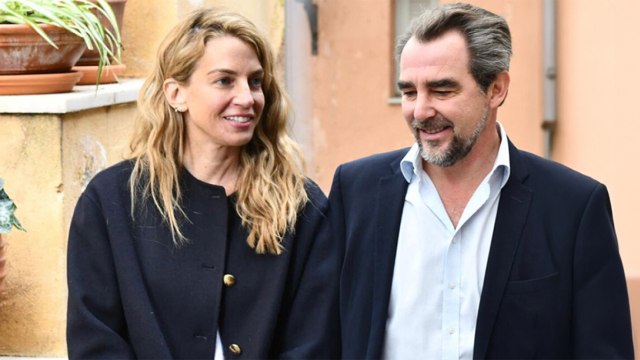 Νικόλαος Ντε Γκρες: Νέες εξορμήσεις στα ελληνικά νησιά με τη Χρυσή Βαρδινογιάννη - Η μεγάλη αγάπη που μοιράζεται με τη σύζυγό του (Εικόνες  Βίντεο)