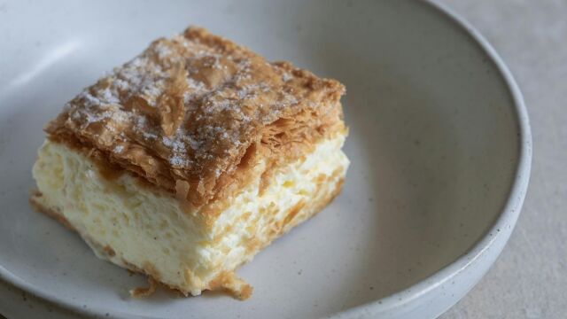 Γλυκό ψυγείου σαν μιλφέιγ με 3 υλικά - Χωρίς αυγά και αλεύρι