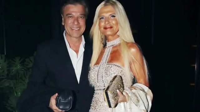 Μαρίνα Σταυράκη: Διασκέδασε με τον Τούρκο σύντροφό της στα μπουζούκια με τους Αντώνη Ρέμο και Χρήστο Μάστορα (Εικόνες)