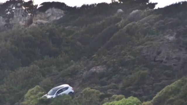 Ρόδος: Το παρασκήνιο της οικογενειακής ρήξης και το διαζύγιο - Τι φέρεται να υποστηρίζει ο 45χρονος που πήγε να ρίξει το αυτοκίνητο στο γκρεμό (Εικόνες  Βίντεο)