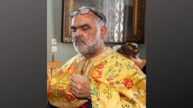 Πέθανε ο μαχητικός ιερέας 
