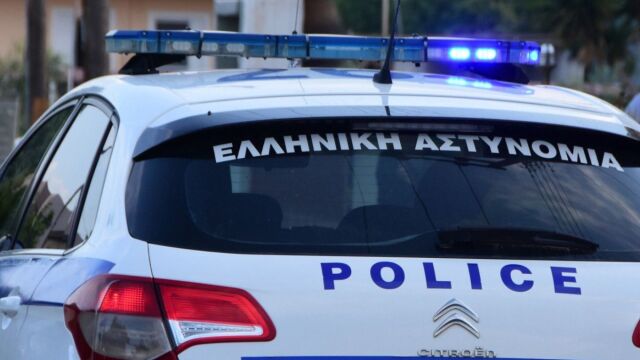 Zεφύρι: Συνελήφθη 19χρονος που παριστάνοντας τον υπάλληλο εταιρείας ρεύματος, έκλεψε κοσμήματα 5.000 ευρώ και χρυσές λίρες από ζευγάρι στο Μοσχάτο