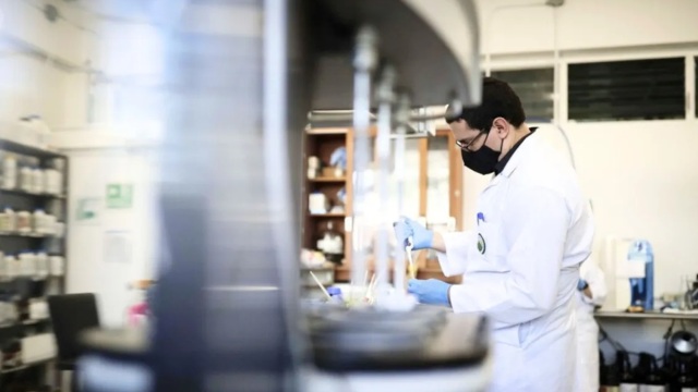 Φορο-δώρο 7 ετών για το brain regain: Χρυσό μπόνους με 50% φόρο για γιατρούς, μηχανικούς, καθηγητές - Όλη η διαδικασία