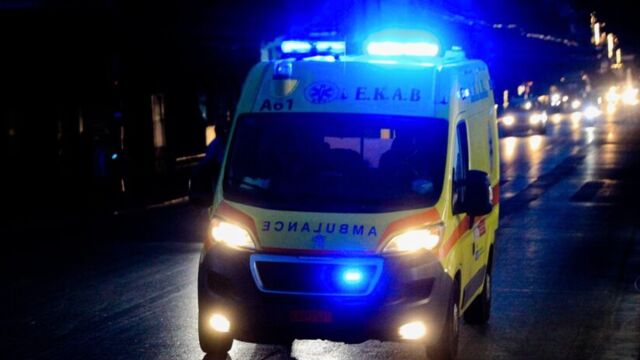 Ελευσίνα: Τρεις βαριά τραυματίες μετά από σύγκρουση δύο ΙΧ
