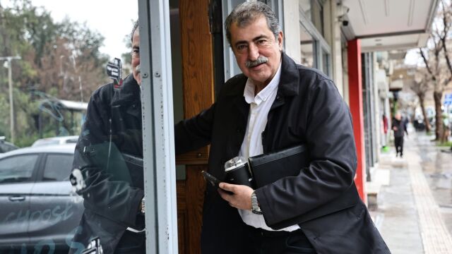 ΣΥΡΙΖΑ: Από τη διαγραφή στην αντεπίθεση ο Πολάκης για ενιαίο μέτωπο με Τσίπρα & ΠΑΣΟΚ - Τι σημαίνει η παρέμβαση Παππά, πονοκέφαλος για τον Φάμελλο οι 11 από την Κρήτη