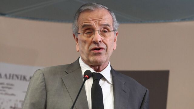Αντιφατικά μηνύματα για τα πολιτικά σχέδια του Σαμαρά: Η ηχηρή παρέμβαση συνεργάτη του στο συνέδριο της ΝΔ και οι εκκλήσεις κορυφαίων υπουργών