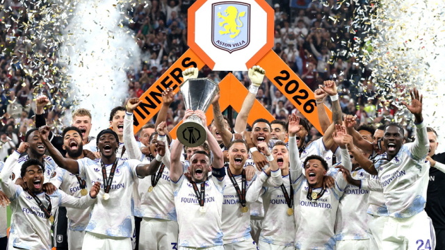 Europa League: Σήκωσε το τρόπαιο στον... ουρανό της Κωνσταντινούπολης η Άστον Βίλα! (Εικόνες & βίντεο)