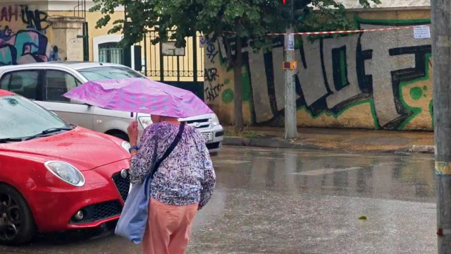 Φθινοπωρινός ο καιρός στην Αθήνα με βροχές και πτώση θερμοκρασίας (Bίντεο)