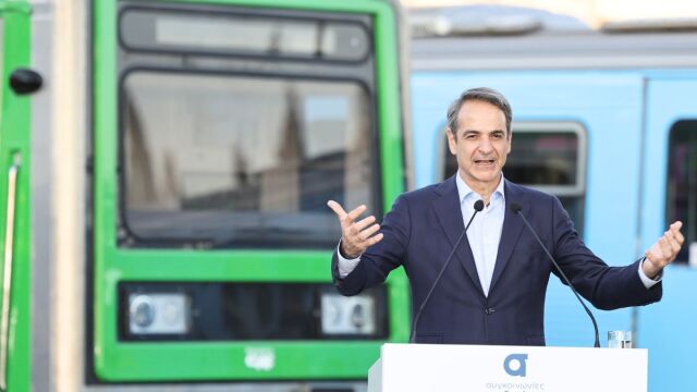 Μητσοτάκης για συγκοινωνίες: 1.076 νέα λεωφορεία, νέοι συρμοί και προσλήψεις - 