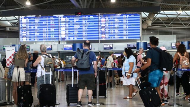 ΥΠΑ: Άνοδος 5,6% στην επιβατική κίνηση αεροδρομίων το α' τετράμηνο του 2026