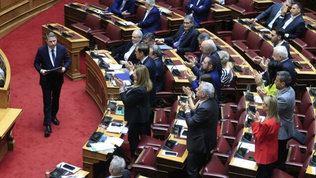 Ένταση στη Βουλή: Αποχώρησαν ΠΑΣΟΚ, ΣΥΡΙΖΑ και ΚΚΕ από την συζήτηση εξεταστικής για τις υποκλοπές: Δεν θα νομιμοποιήσουμε το θέατρο του παραλόγου δήλωσε ο Ανδρουλάκης (Εικόνες & Βίντεο)