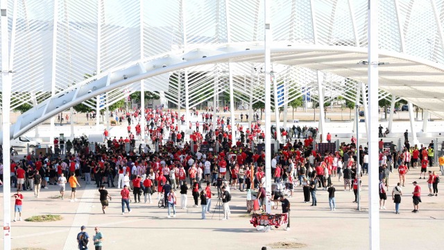 Euroleague Final Four 2026: Κόκκινη απόβαση στο ΟΑΚΑ - Έφτασαν οι πρώτοι οπαδοί του Ολυμπιακού (Εικόνες)