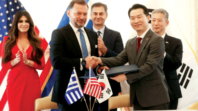 Nαυπηγεία Ελευσίνας: Συμφωνία Ελλάδας, ΗΠΑ & Νότιας Κορέας για επενδύσεις 1,35 δισ. ευρώ και 10.000 θέσεις εργασίας (Εικόνες)