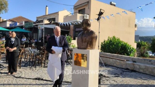 Χανιά: Τελετή αποκαλυπτηρίων της προτομής του Νίκου Παπαδάκη παρουσία του Κωνσταντίνου Τασούλα (Εικόνες  Βίντεο)