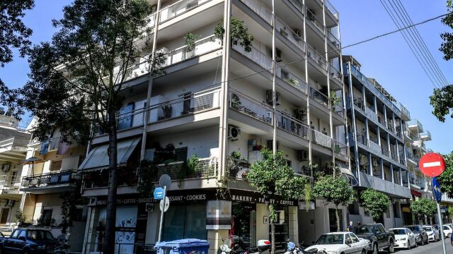 Γυναικοκτονία στην Καλαμάτα: Κοριούς στο σπίτι και GPS στο αυτοκίνητο της Βασιλικής είχε τοποθετήσει ο 41χρονος δράστης (Βίντεο)