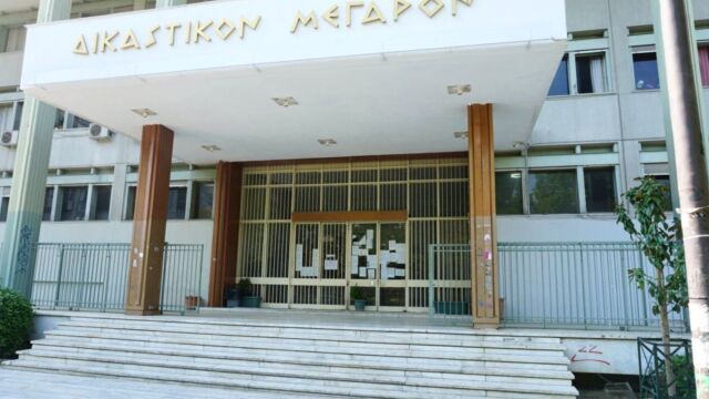 Σοκ στη Λάρισα: 67χρονος σκότωσε σκύλο με καραμπίνα και τον πέταξε σε κάδο - Ήταν σαν να μου έφαγε ένα παιδί, λέει η ιδιοκτήτρια του ζώου