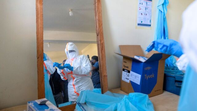 Έμπολα: 19 επιβεβαιωμένα κρούσματα και δύο θάνατοι στην Ουγκ