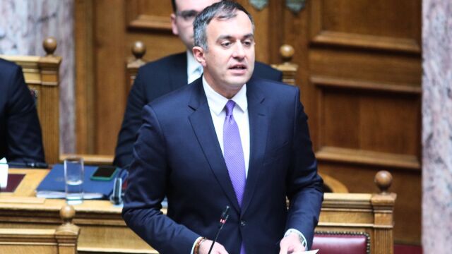 Τάσος Χατζηβασιλείου: Το βιογραφικό του νέου υφυπουργού Εξωτ