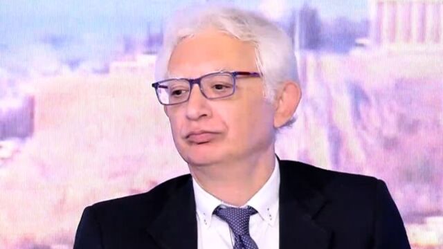 Τσιούτσιας:  "Η κυβέρνηση να κοιτάξει στον καθρέπτη της για 