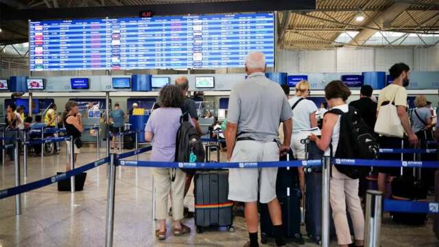 Αεροδρόμιο "Eλευθέριος Βενιζέλος": Τρίτη μέρα καθυ