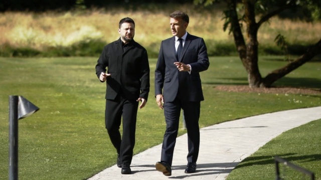 G7: Η φράση του Μακρόν που άναψε φωτιές στα μικρόφωνα - Το παρασκήνιο για όσα… ψιθύρισε στον Ζελένσκι για τον Τραμπ (Βίντεο)