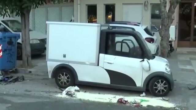 Σοβαρό τροχαίο στο Ίλιον: Δύο νεαροί με βαριά τραύματα μετά από ελιγμό ΙΧ (Βίντεο)