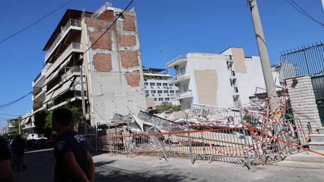 Πετράλωνα: Γιατί κατέρρευσε η πολυκατοικία και τι προβλέπεται για όσους έμειναν άστεγοι - Ο αντιπρόεδρος της Ομοσπονδίας Κατασκευαστών Κτιρίων εξηγεί στα Παραπολιτικά 90,1 (Ηχητικό)
